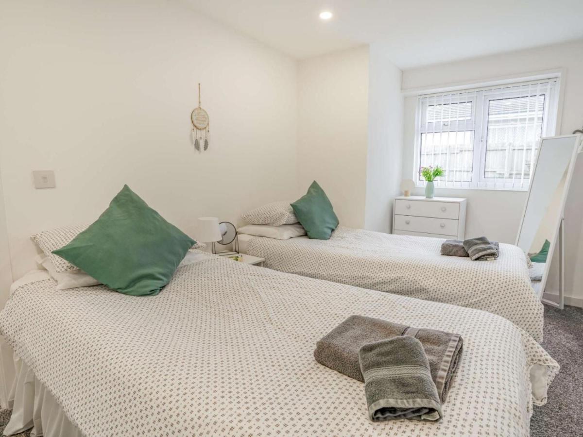 3-Bed 5-6 Berth Modernised Bungalow! Tenby Extérieur photo