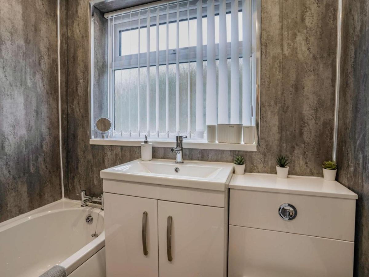3-Bed 5-6 Berth Modernised Bungalow! Tenby Extérieur photo