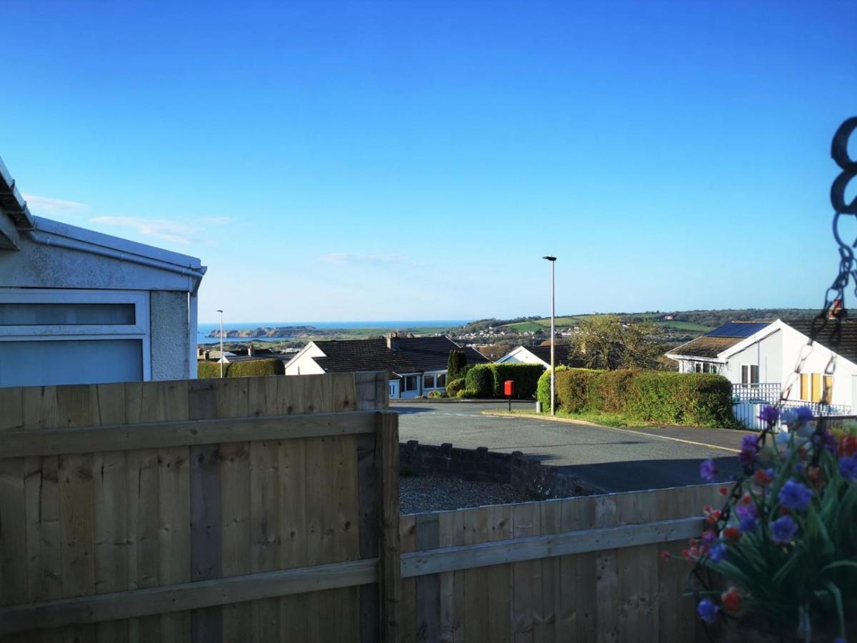 3-Bed 5-6 Berth Modernised Bungalow! Tenby Extérieur photo