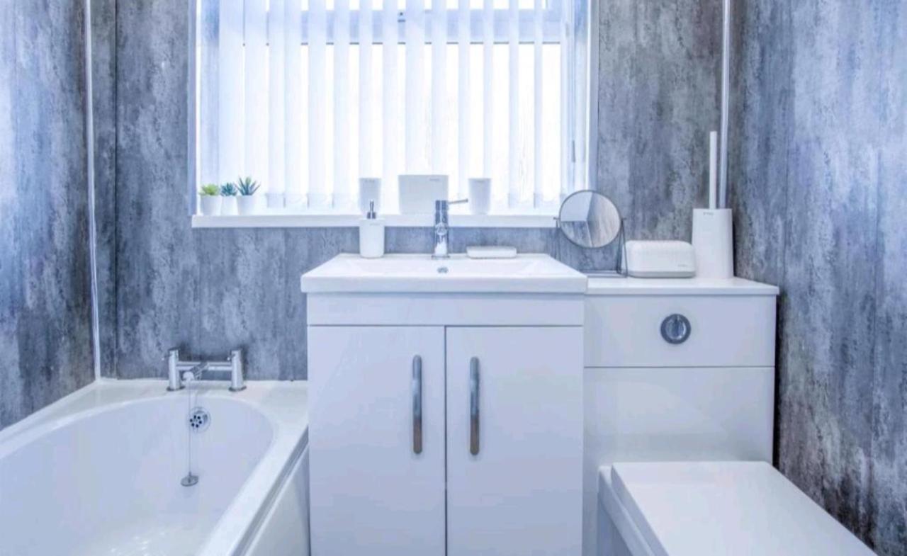 3-Bed 5-6 Berth Modernised Bungalow! Tenby Extérieur photo